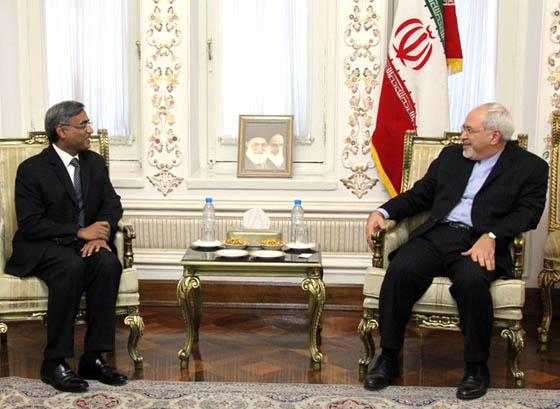  New Pakistani ambassador to Tehran submits his credential to Dr. Zarif