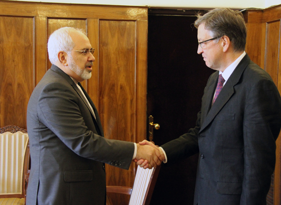  Zarif calls for more Iran, Iceland ties