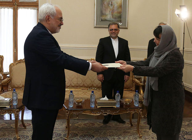  Zarif receives new Slovenian ambassador, outgoing Austrian envoy