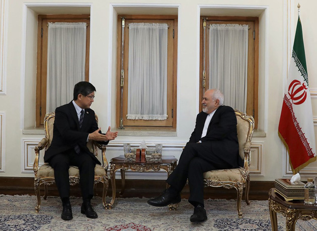  FM Zarif bids farewell to outgoing Japanese envoy